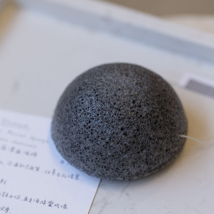 Konjac Facial Sponge - Bamboo Charcoal - Slowood
