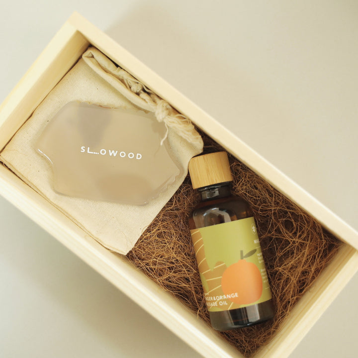 Agate Gua Sha & Natural Essential Massage Oil Set - Slowood