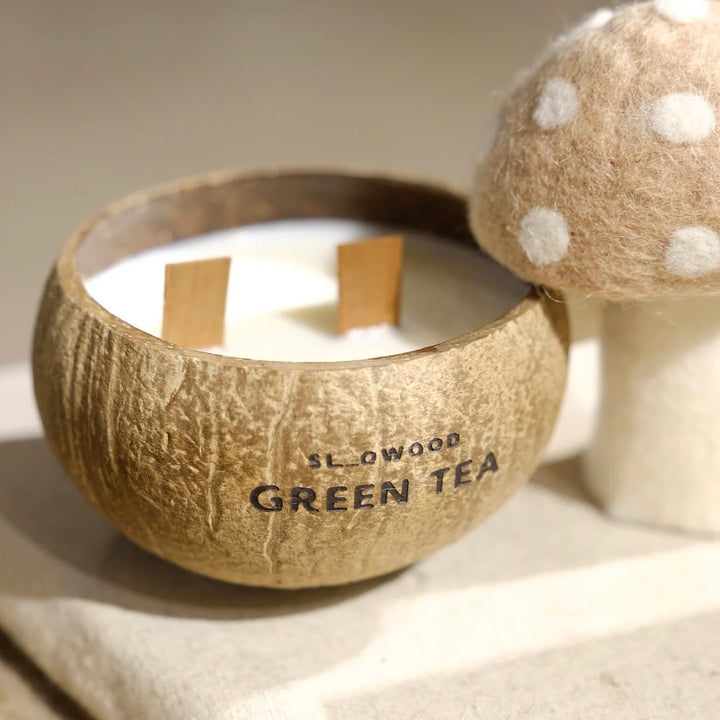 天然精油椰殼蠟燭 300克 - 綠茶