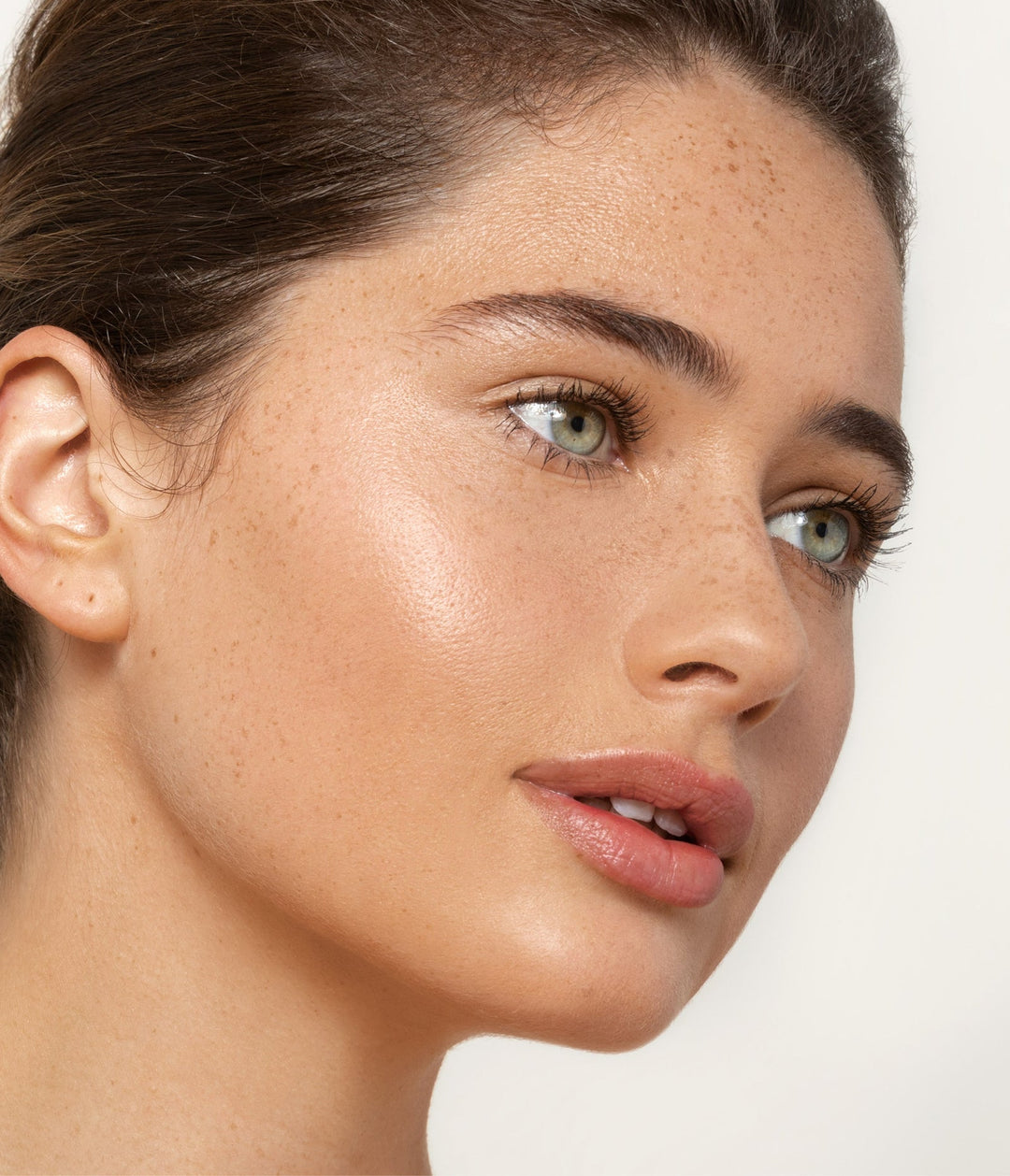 Concealer / Foundation - Slowood